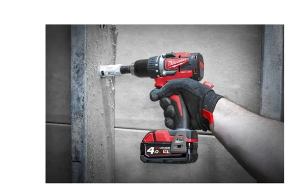 Аккумуляторная дрель-шуруповерт Milwaukee M18 CBLDD-0 4933464316