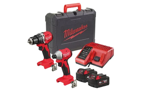 Аккумуляторный набор Milwaukee M18BLCPP2A-402C 4933492827