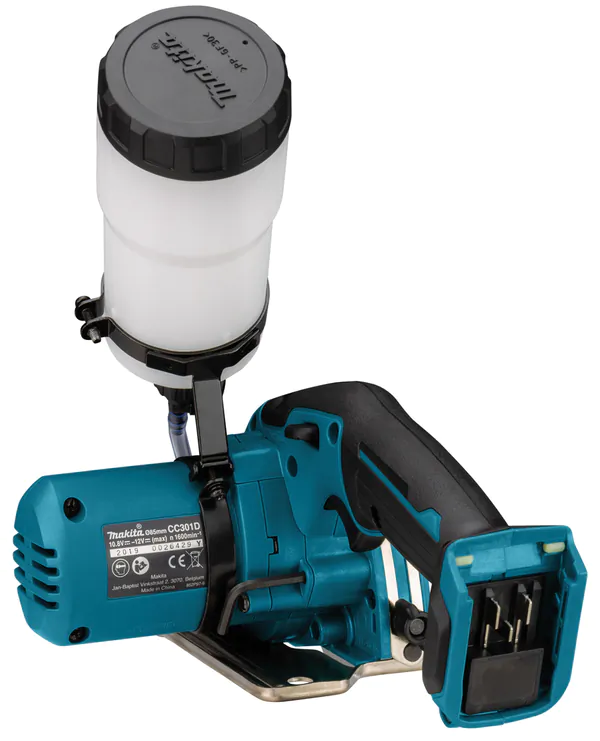 Аккумуляторная алмазная пила Makita CC301DZ