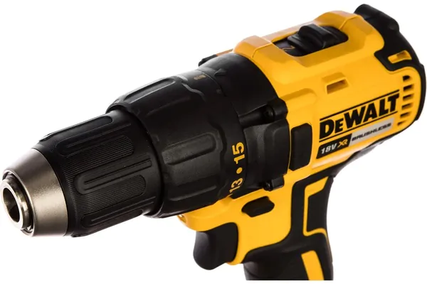 Аккумуляторная дрель-шуруповерт DeWalt DCD7771D2