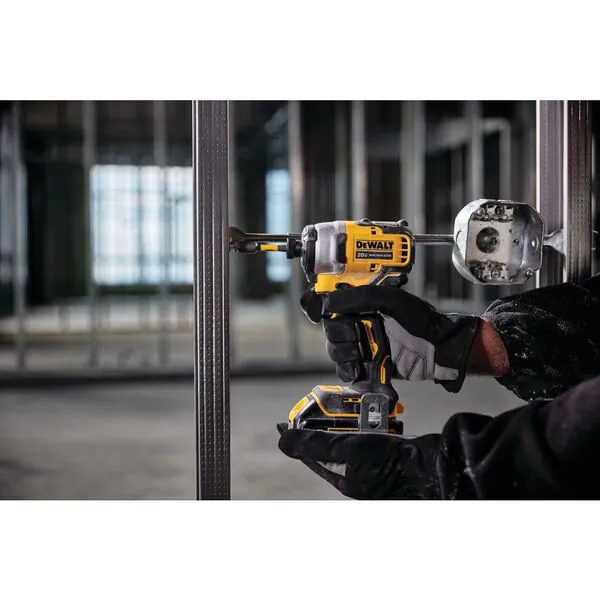 Аккумуляторный шуруповерт DeWalt DCF809L2T