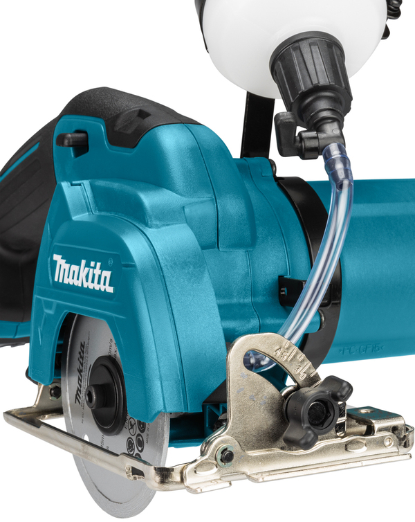 Аккумуляторная алмазная пила Makita CC301DZ